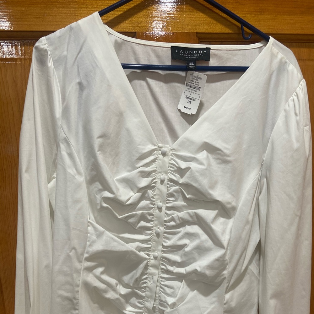 Blouse with ruching